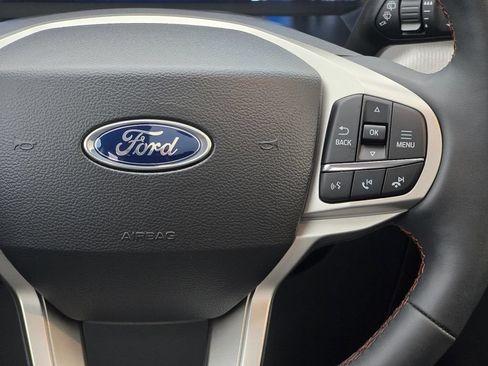 Used 2026 Ford Explorer Active w/ Active Comfort Package AWD/4WD image 18