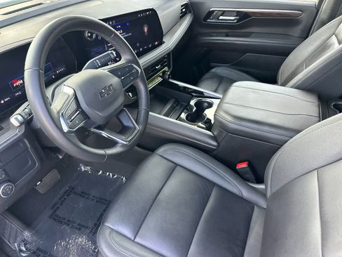 Used 2026 Chevrolet Suburban Z71 AWD/4WD image 12