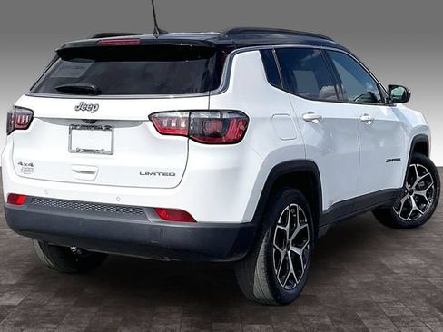 Used 2025 Jeep Compass Limited AWD/4WD image 2