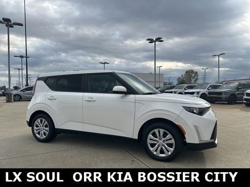 Used 2023 Kia Soul LX image 1