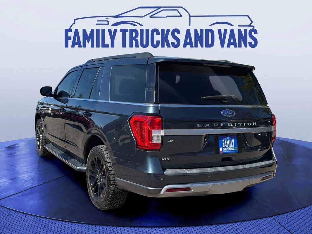Used 2022 Ford Expedition XLT AWD/4WD image 2