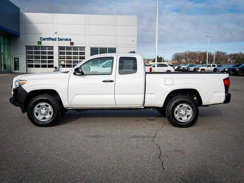 Used 2023 Toyota Tacoma SR image 8