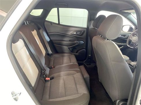 Used 2024 Chevrolet Trax RS image 31