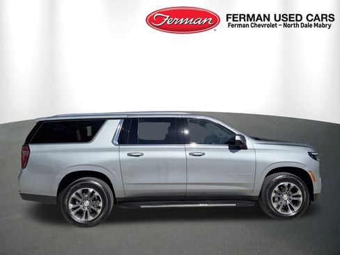 Used 2025 Chevrolet Suburban LS image 2