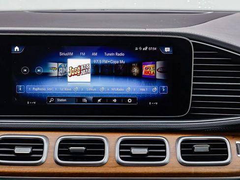 Used 2022 Mercedes-Benz GLS 450 4MATIC image 15