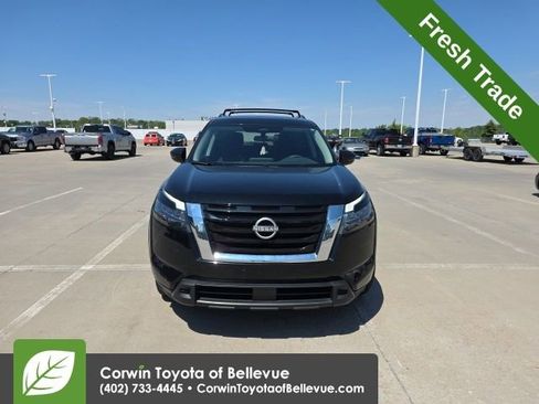 Used 2024 Nissan Pathfinder SV AWD/4WD image 8