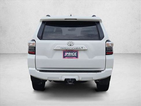Used 2022 Toyota 4Runner SR5 Premium w/ Moonroof Package RWD image 7