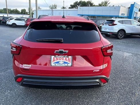 Used 2026 Chevrolet Trax RS w/ Sunroof Package FWD image 10