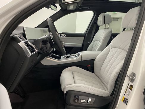 New 2026 BMW X5 xDrive50e w/ Climate Comfort Package image 4