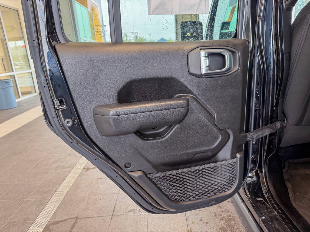 Used 2023 Jeep Wrangler Unlimited w/ Dual Top Group AWD/4WD image 9