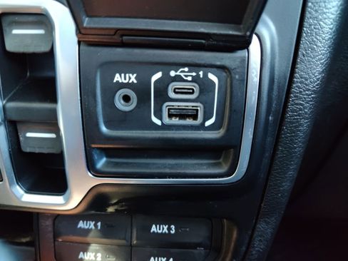 Used 2021 Jeep Gladiator Willys image 5