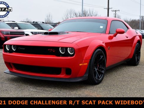 Used 2021 Dodge Challenger R/T Scat Pack image 1