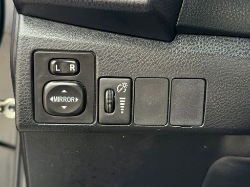 Used 2014 Toyota Corolla L image 19