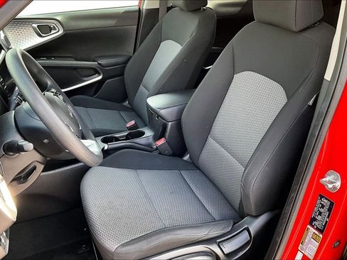 Used 2023 Kia Soul LX w/ Option Group 015 FWD image 23