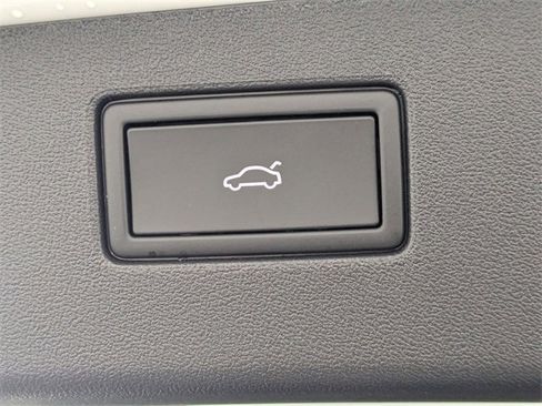 Used 2026 Volkswagen Tiguan SE R-Line image 32