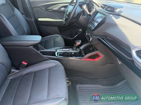 Used 2021 Chevrolet TrailBlazer RS w/ Sun and Liftgate Package FWD image 15