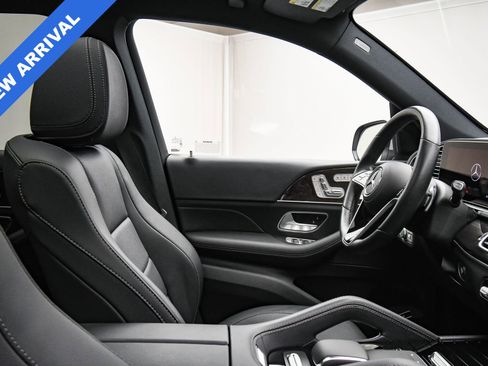 Used 2025 Mercedes-Benz GLS 450 4MATIC image 48