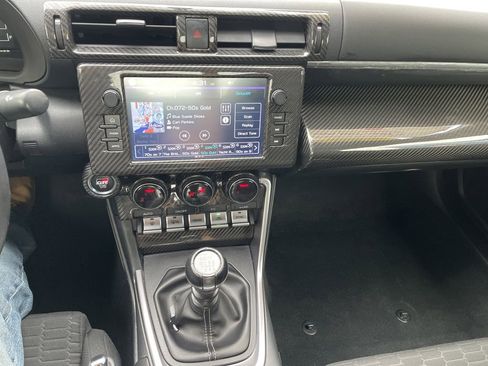 Used 2023 Toyota GR86 w/ ALL Weather Mat Package (TMS) RWD image 18