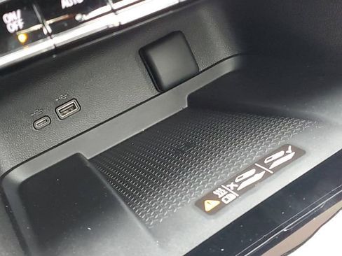 New 2026 Chevrolet Traverse High Country w/ LPO, Floor Liner Package image 36