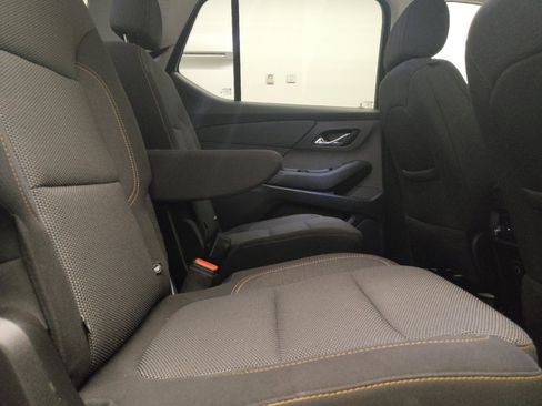 Used 2021 Chevrolet Traverse LT w/ LPO, Cargo Package FWD image 21