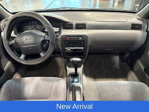 Used 1996 Nissan Sentra FWD image 10