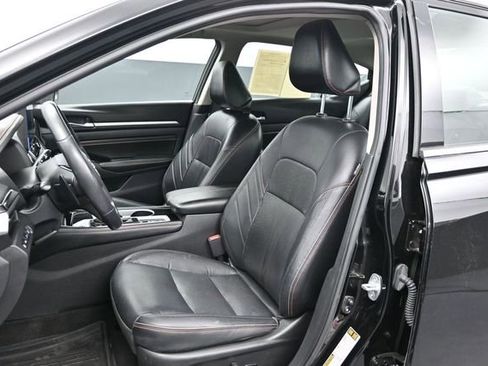Used 2023 Nissan Altima 2.0 SR FWD image 10