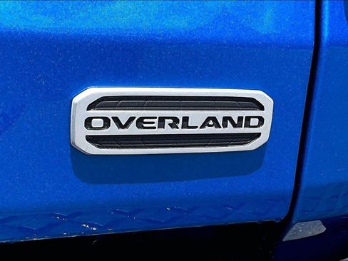 Used 2023 Jeep Gladiator Overland AWD/4WD image 8