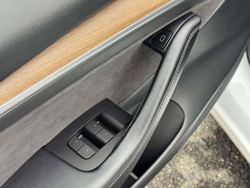 Used 2021 Tesla Model 3 Standard Range Plus image 24