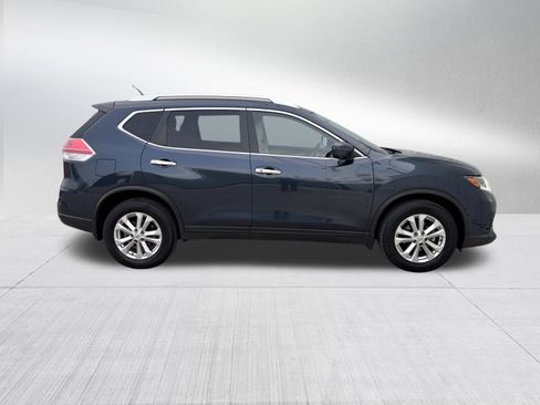 Used 2016 Nissan Rogue SV w/ SV Premium Package image 5