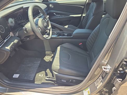 New 2026 Hyundai Elantra Limited FWD image 16