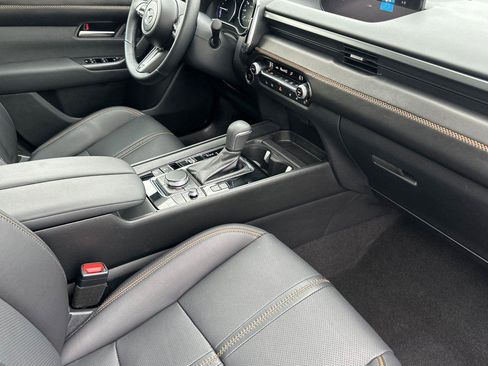 Used 2025 MAZDA CX-50 2.5 Hybrid w/ Weather Package image 16