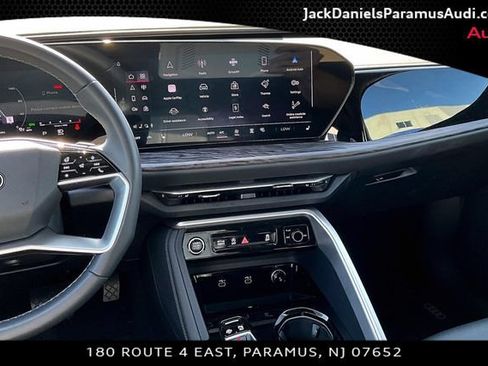 Used 2025 Audi Q5 Premium w/ Convenience Package AWD/4WD image 6