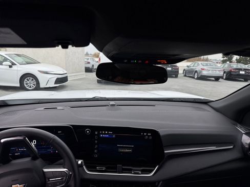 Used 2025 Chevrolet Equinox LT image 33