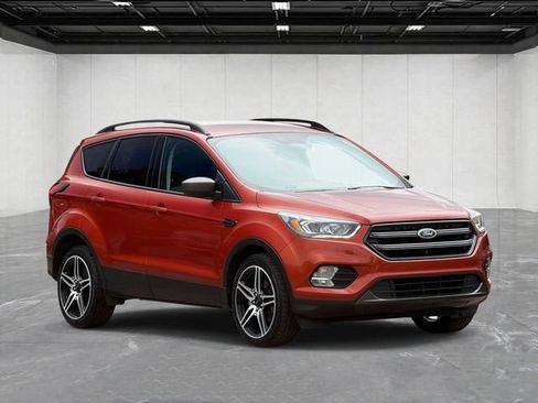 Used 2019 Ford Escape SEL AWD/4WD image 3