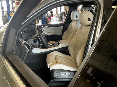 New 2026 BMW X5 xDrive40i w/ Premium Package image 9