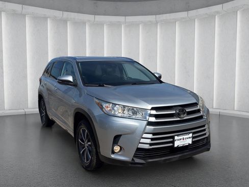 Used 2018 Toyota Highlander XLE AWD/4WD image 8