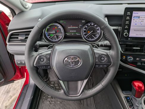 Used 2023 Toyota Camry XSE image 9