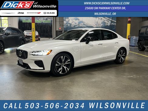 Used 2022 Volvo S60 T8 R-Design Expression AWD/4WD image 1