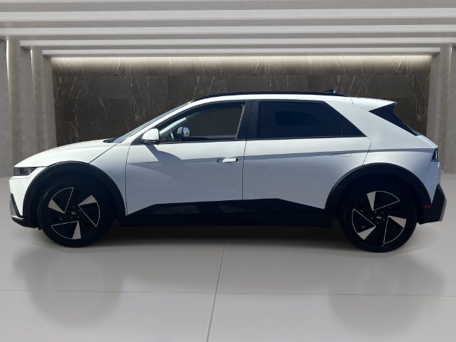 Used 2025 Hyundai Ioniq 5 SEL RWD image 2