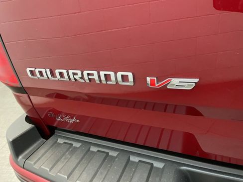 Used 2019 Chevrolet Colorado LT w/ LT Convenience Package AWD/4WD image 9
