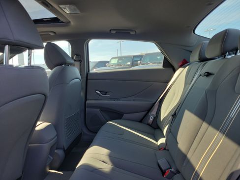 New 2026 Hyundai Elantra SEL Sport FWD image 15