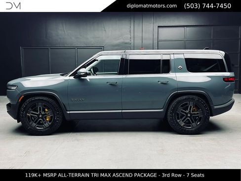 Used 2026 Rivian R1S Premium AWD/4WD image 3