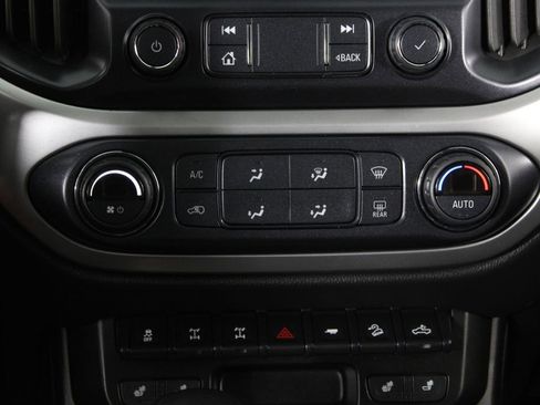 Used 2022 Chevrolet Colorado ZR2 image 18