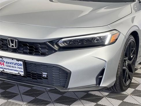 Used 2025 Honda Civic Sport image 10
