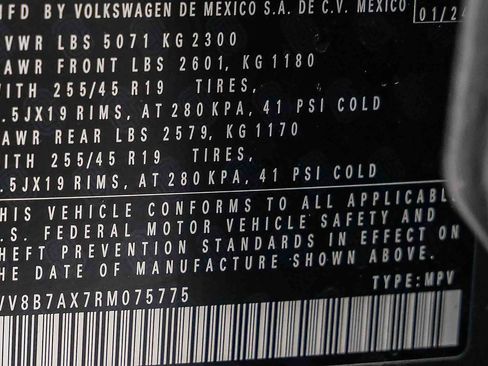 Used 2024 Volkswagen Tiguan SE R-Line image 31