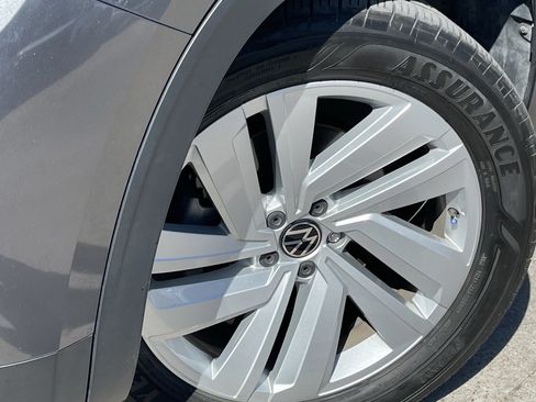 Used 2023 Volkswagen Atlas Cross Sport SE image 10