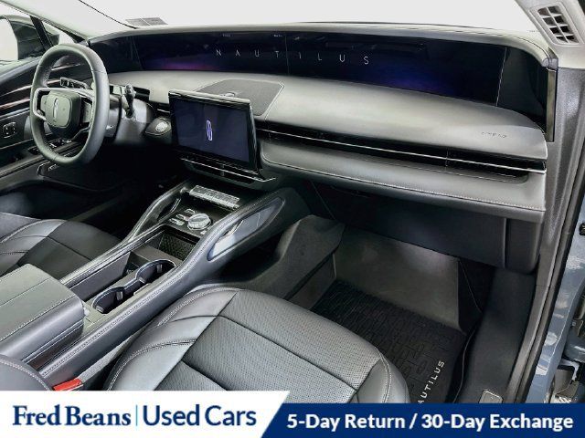 Used 2026 Lincoln Nautilus Premier w/ Equipment Group 102A AWD/4WD image 37