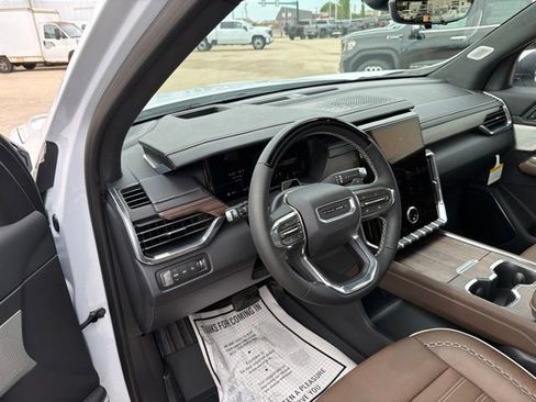 New 2026 GMC Acadia Denali Ultimate w/ LPO, Floor Liner Package AWD/4WD image 9