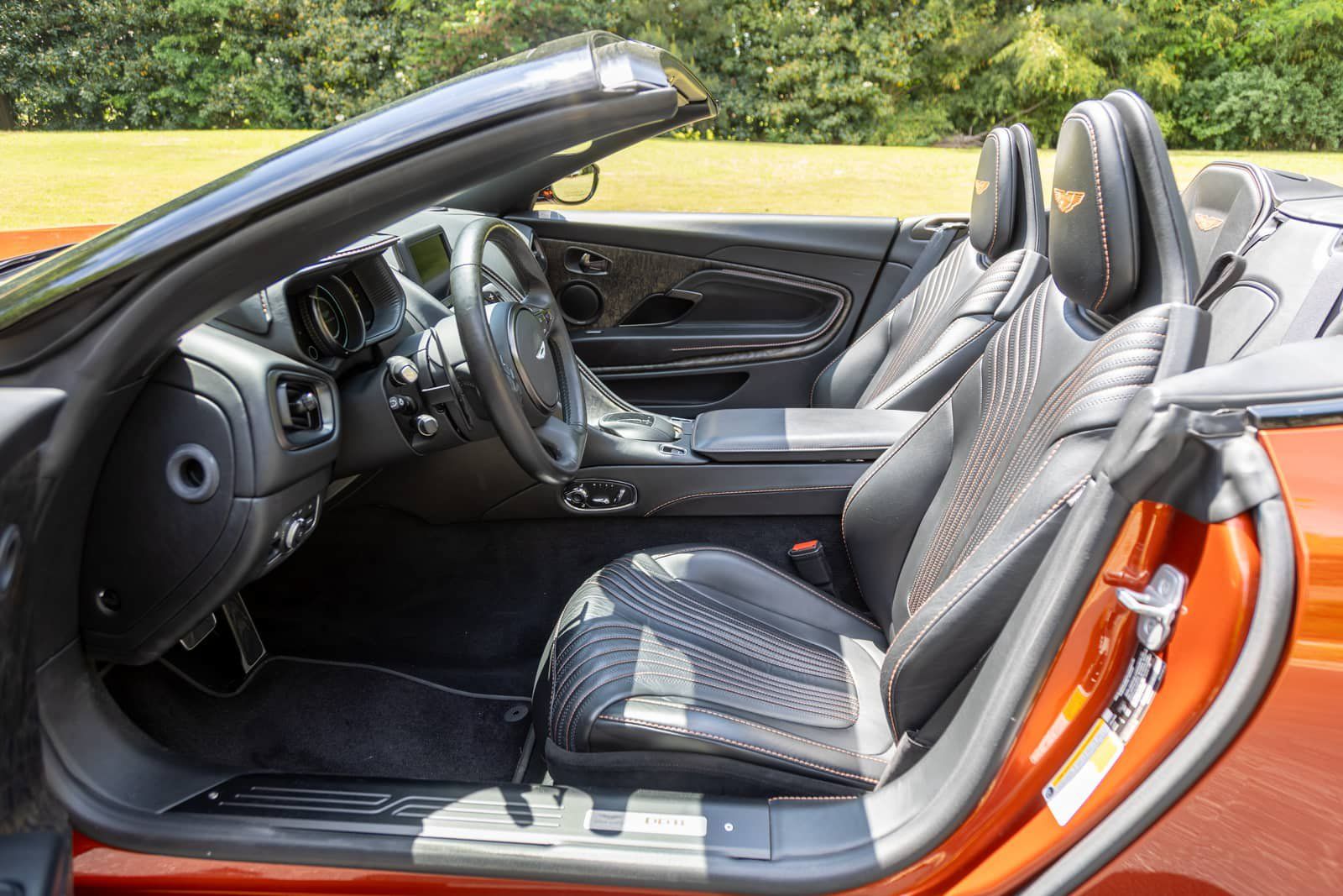 Used 2021 Aston Martin DB11 Volante RWD image 36