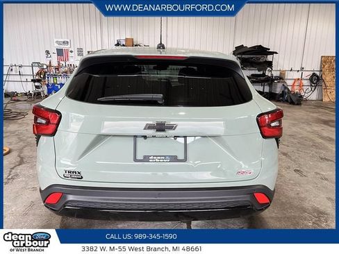Used 2024 Chevrolet Trax RS w/ Driver Confidence Package FWD image 3